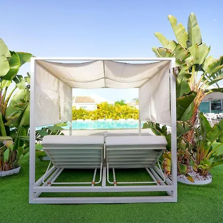 Hotel Seven & Wellness - Gay Men Only 4*