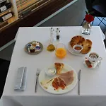 赛文康体酒店 - 仅接待男同性恋 4*