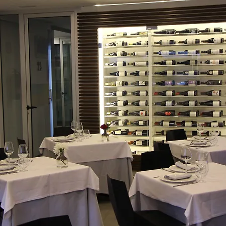 Seven & Wellness - Gay Men Only Hotel 4*