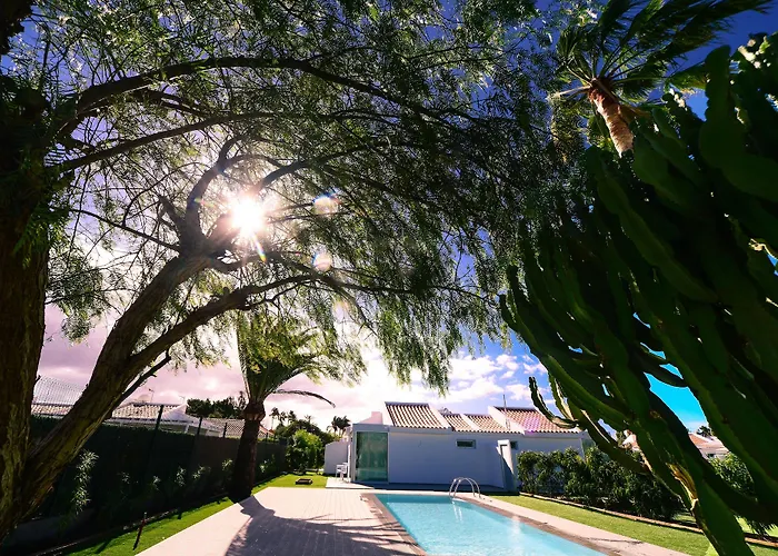 Seven & Wellness - Gay Men Only Hotel