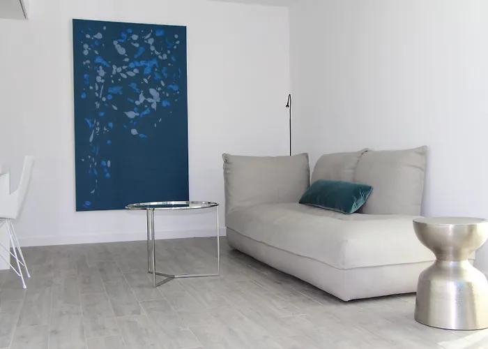 Seven & Wellness - Gay Men Only