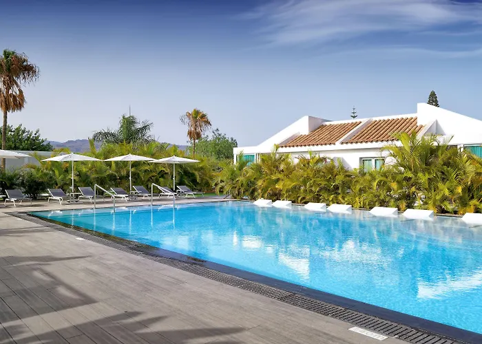 Seven & Wellness - Gay Men Only Hotel 4*