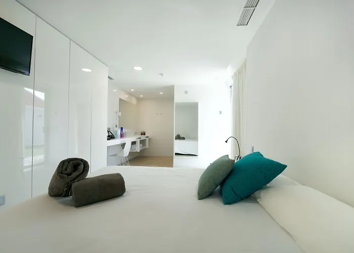 Seven & Wellness - Gay Men Only Hotel 4*