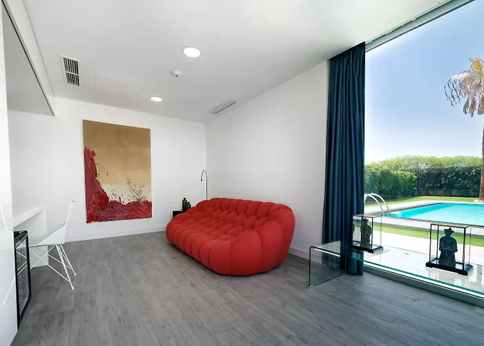 Seven & Wellness - Gay Men Only Hotel 4*