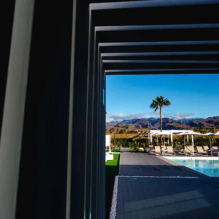 Seven & Wellness - Gay Men Only 호텔 4*